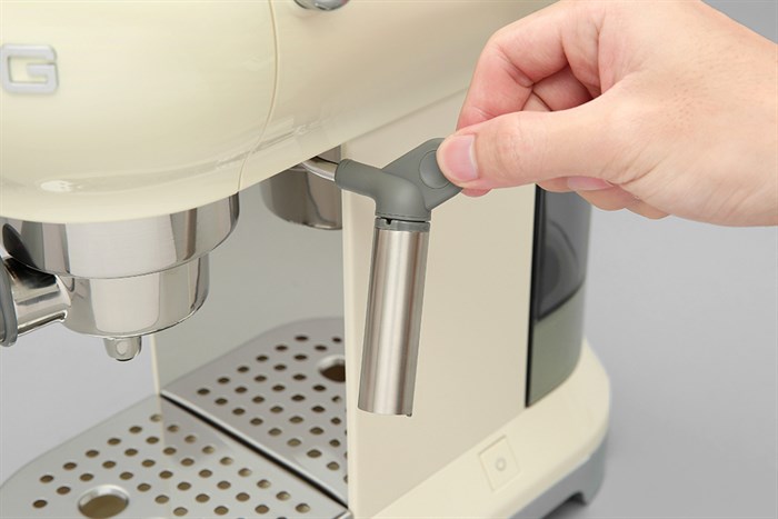 Máy pha cà phê Smeg ECF01CREU (535.43.655) Màu Kem