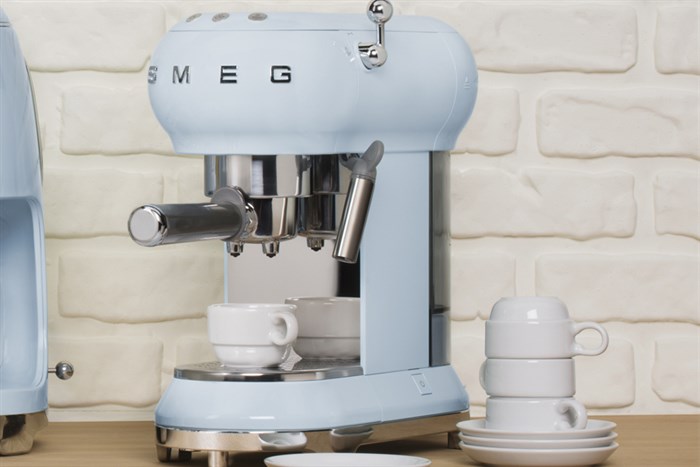 Máy pha cà phê Smeg ECF01PBEU (535.43.658) Màu Xanh