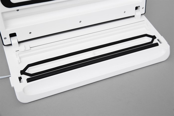 Máy hút chân không BlueStone VSB-2735 Màu Trắng