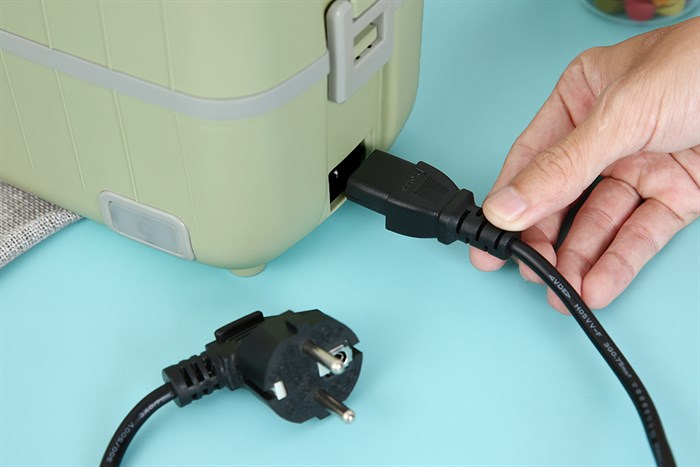 Hộp cơm điện Unie UV B1 Màu Xanh lá