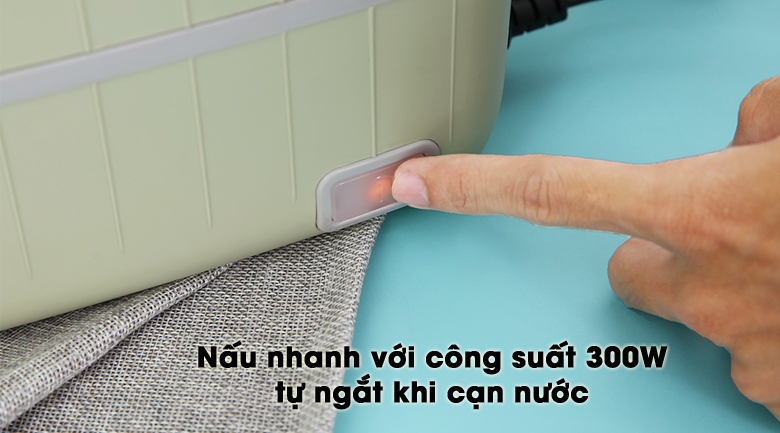 Dễ dùng - Hộp cơm điện Unie UV