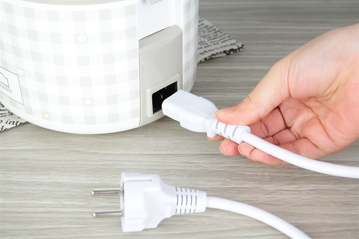 Hộp cơm điện Lock&Lock EJR216 Màu Trắng - Xám