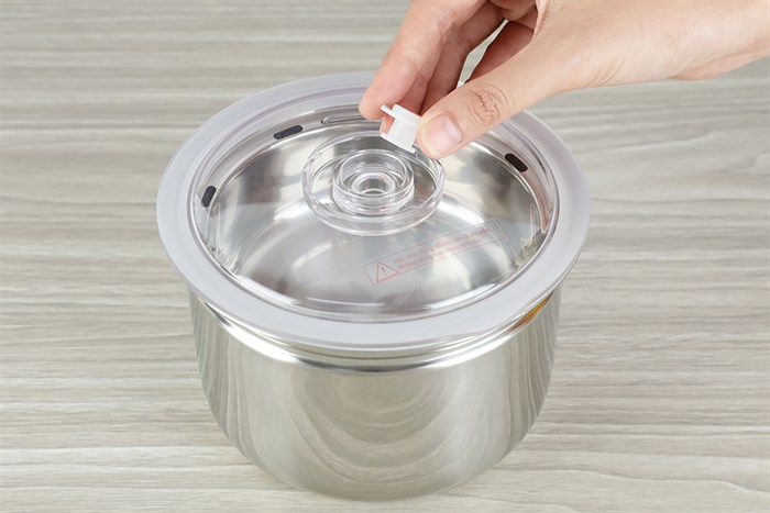 Hộp cơm điện Lock&Lock EJR226IVY Màu Màu be