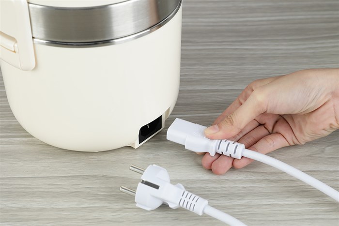 Hộp cơm điện Lock&Lock EJR226IVY Màu Màu be