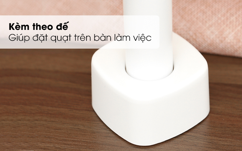 Quạt có kèm theo đế giúp người dùng có thể dựng đứng trên bàn - Quạt sạc mini Cosano CF002 Trắng