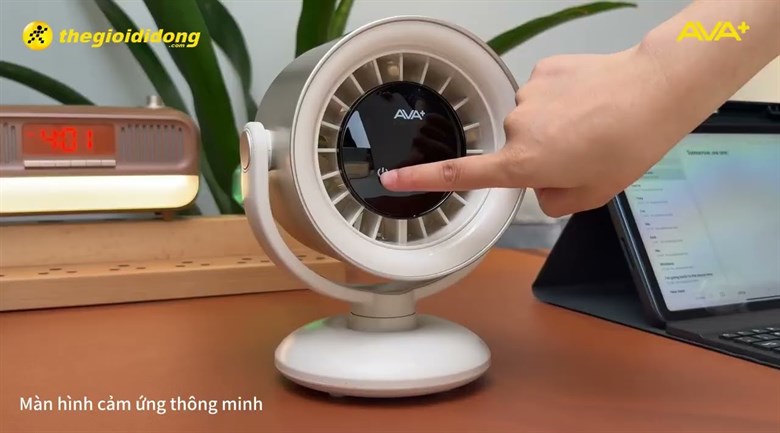 Quạt để bàn xoay 160 Độ AVA+ JF418