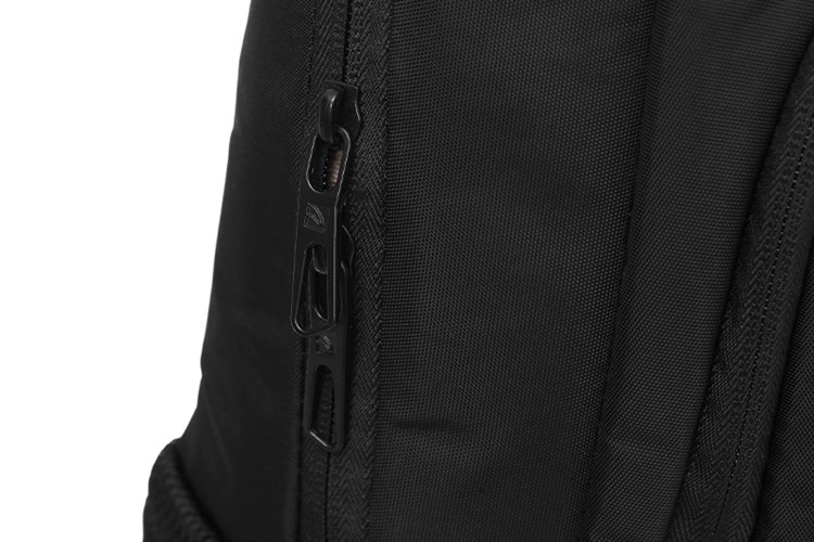 Balo Laptop 15.6 inch Tucano Forte BKFOR Đen Màu Đen