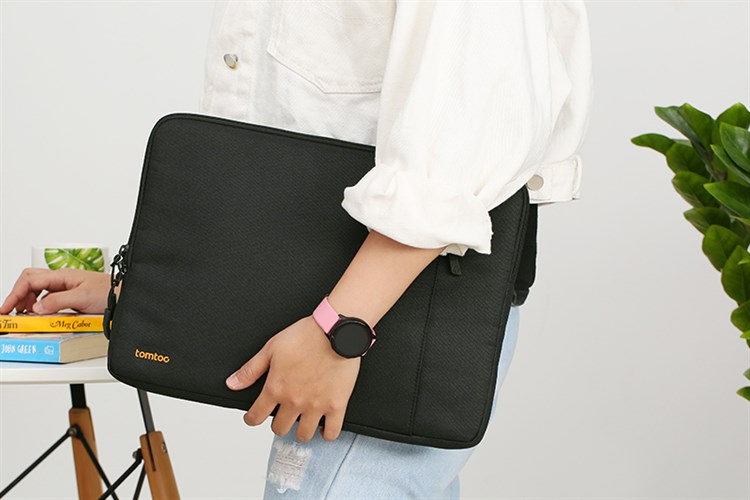 Túi chống sốc Laptop 15 inch TOMTOC A13-E02D/E02G Màu Đen
