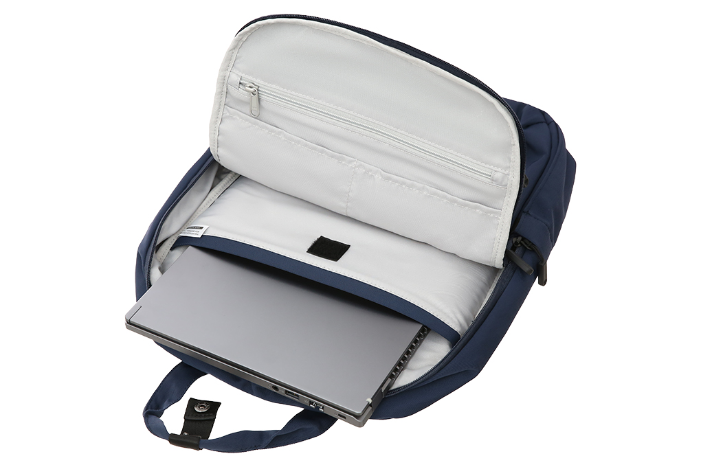 Balo Laptop 15.6 inch Innostyle Colorlite Lightweight P21BLK - 9