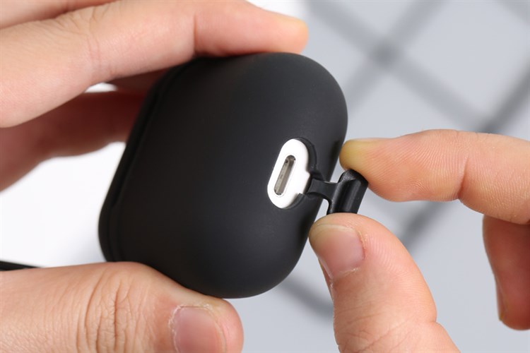 Túi đựng AirPods 1 & 2 Nhựa dẻo kèm móc JM AP02 Màu Đen