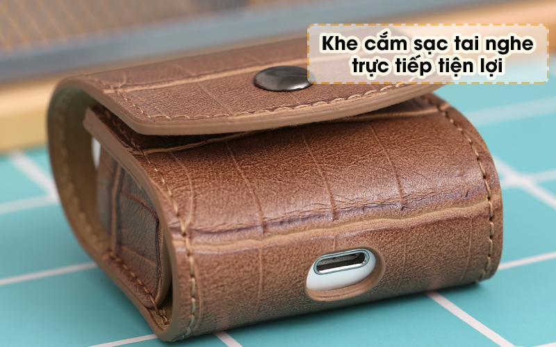 Túi đựng AirPods 1/2 nhựa dẻo PU kèm móc JM PL09 Nâu - Trực tiếp cắm sạc hộp AirPods qua khe hở