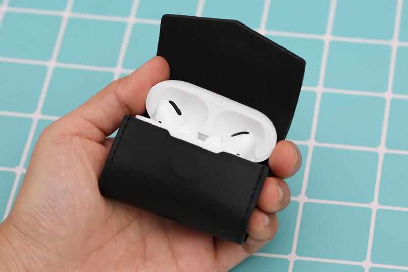 Túi đựng AirPods Pro nhựa dẻo PU kèm móc JM PL07 Đen