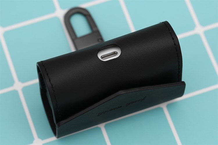 Túi đựng AirPods Pro Nhựa dẻo PU kèm móc JM PL07 Màu Đen