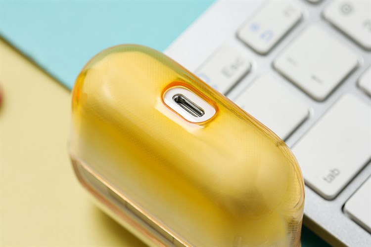Túi đựng Airpods Pro Nhựa dẻo TPU kèm móc JM NAP18 Màu Vàng