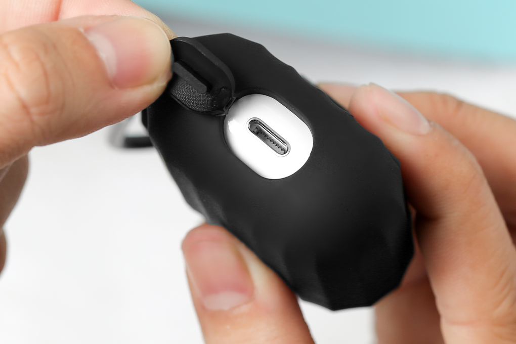 Túi đựng Airpods 1 & 2 nhựa dẻo TPU OSMIA CK-F048 Màu Đen