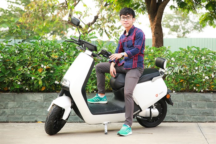 Xe máy điện Yadea G5 Trắng