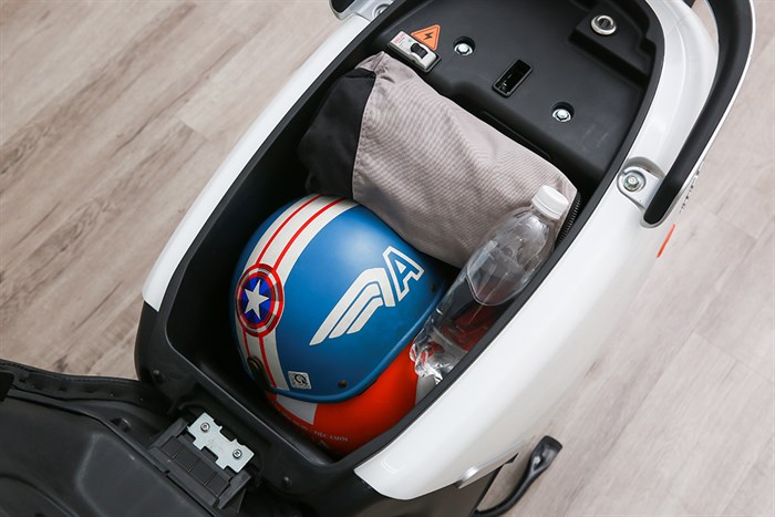 Xe máy điện Yadea G5 Trắng