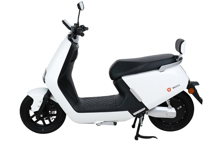 Xe máy điện Yadea G5 Trắng