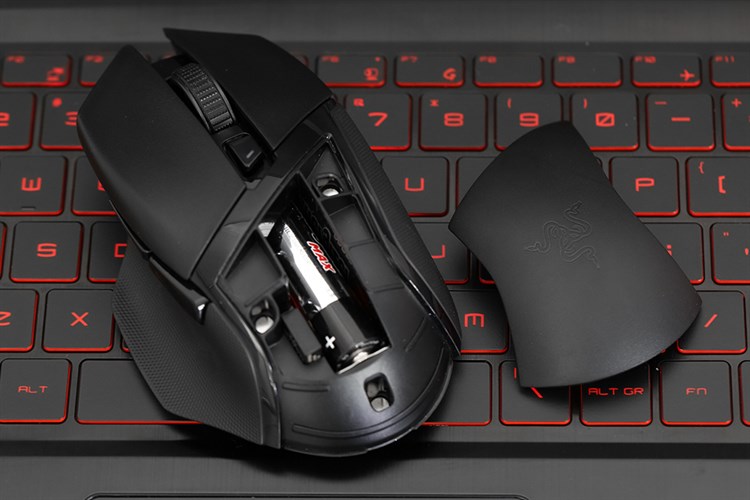 Chuột Bluetooth Gaming Razer Basilisk x HyperSpeed Màu Đen