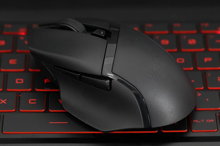 Chuột Bluetooth Gaming Razer Basilisk x HyperSpeed Màu Đen