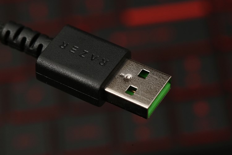 Chuột Có dây Gaming Razer DeathAdder V2 Màu Đen