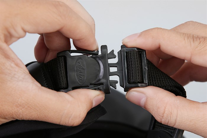 Mũ 1/2 size L Asia MT-114KC đen vàng Màu Đen - Vàng