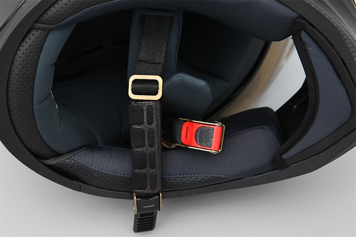 Mũ fullface Size XL Royal M138B đen Màu Đen