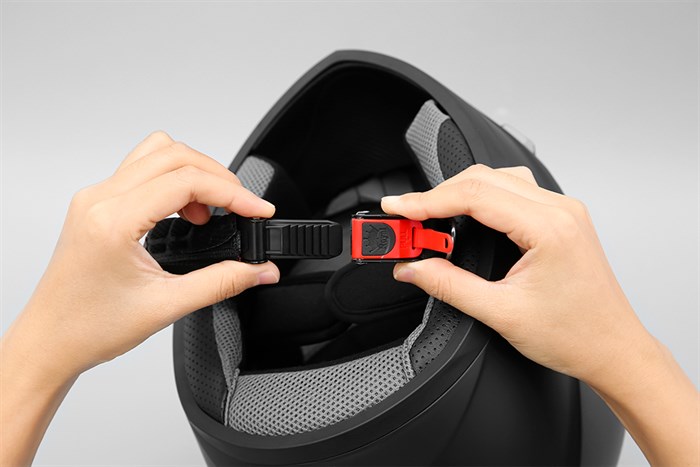 Mũ bảo hiểm fullface Size XL Royal M136 đen Màu Đen