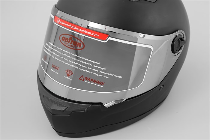 Mũ fullface size XL Boss ATN30K đen Màu Đen