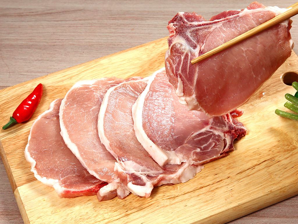 Cốt lết heo C.P khay 500g (4-6 miếng ) 12