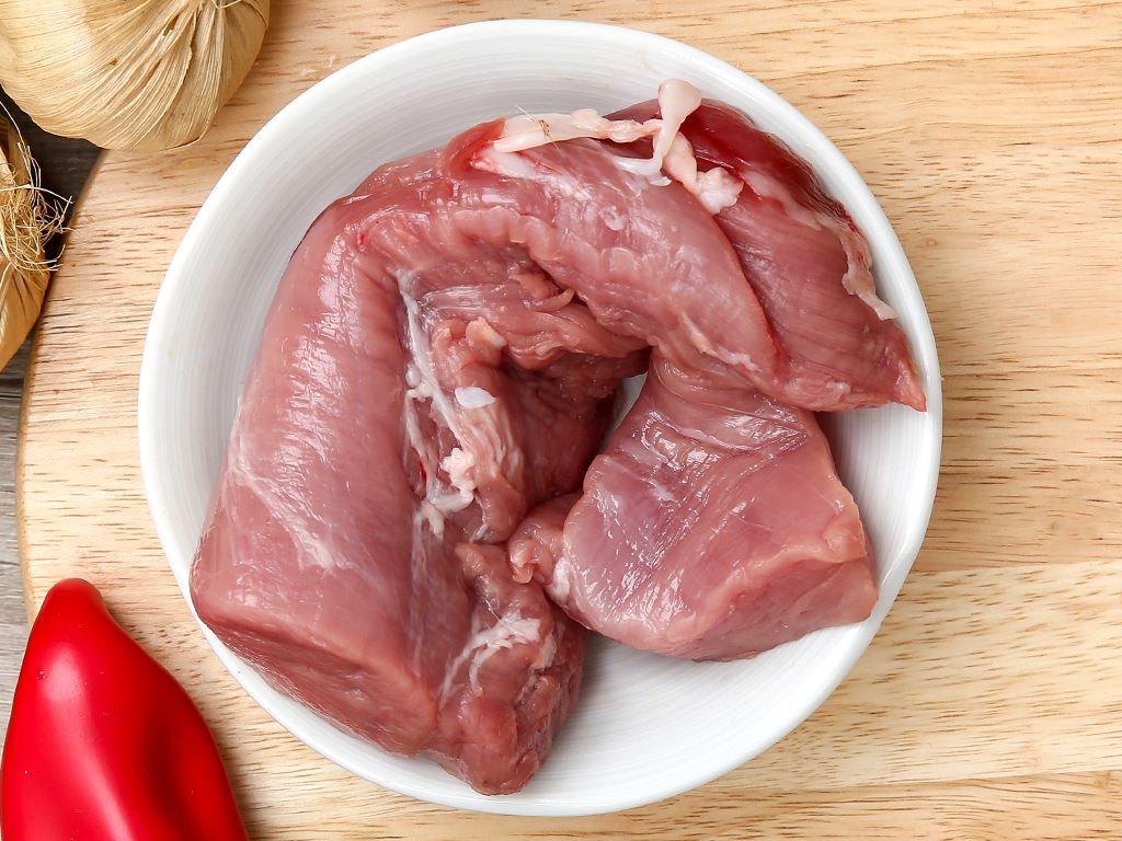 Thịt thăn heo CP khay 300g (1-2 miếng) 3