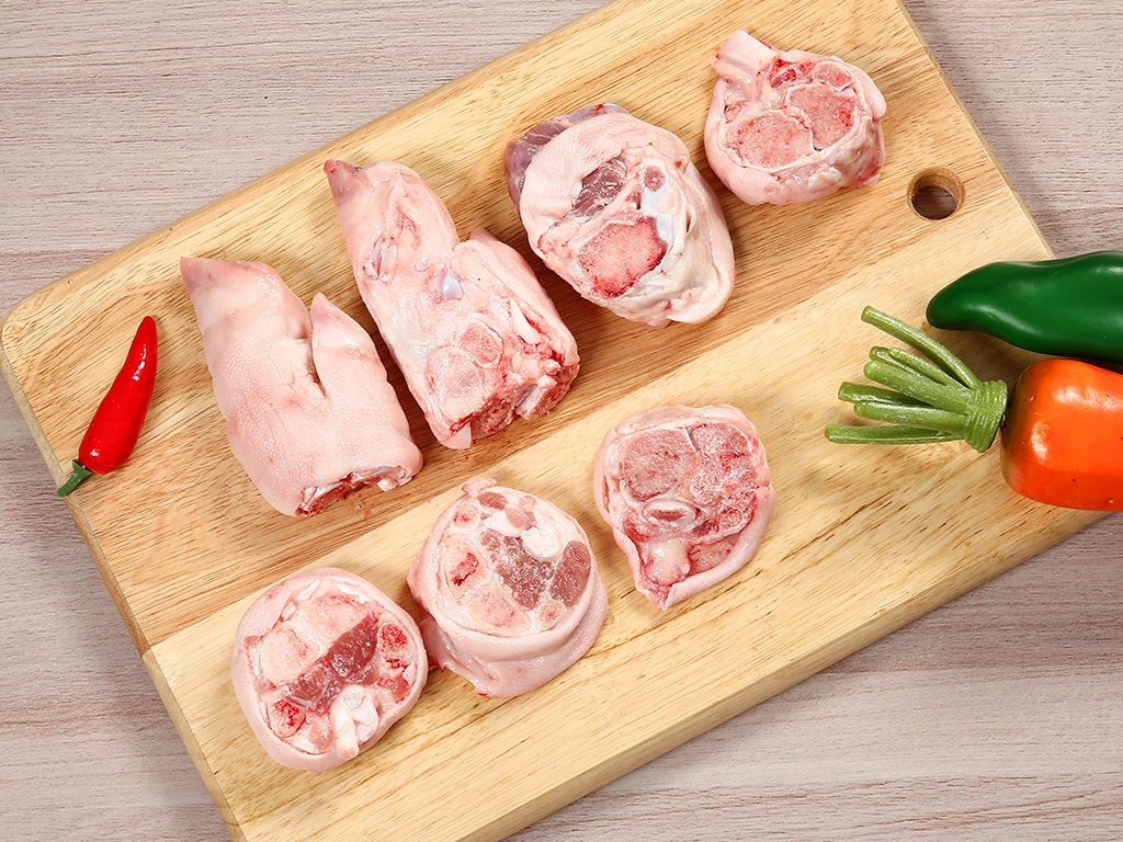 Dựng heo trước C.P khay 500g (2-4 miếng) 11
