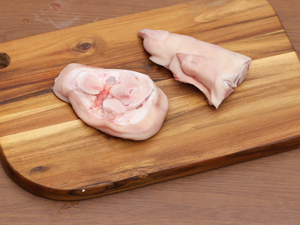 Chân giò heo nhập khẩu đông lạnh khay 300g 3