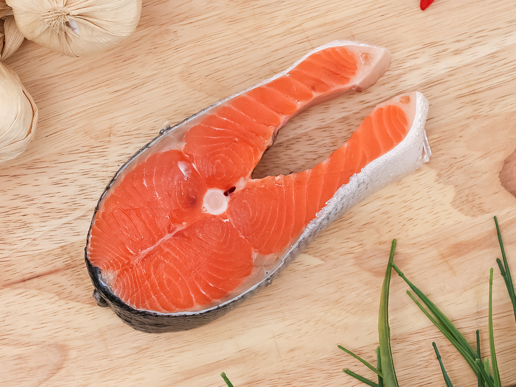Cá hồi cắt khúc khay 300g (giao ngẫu nhiên khúc mình hoặc đuôi) 2