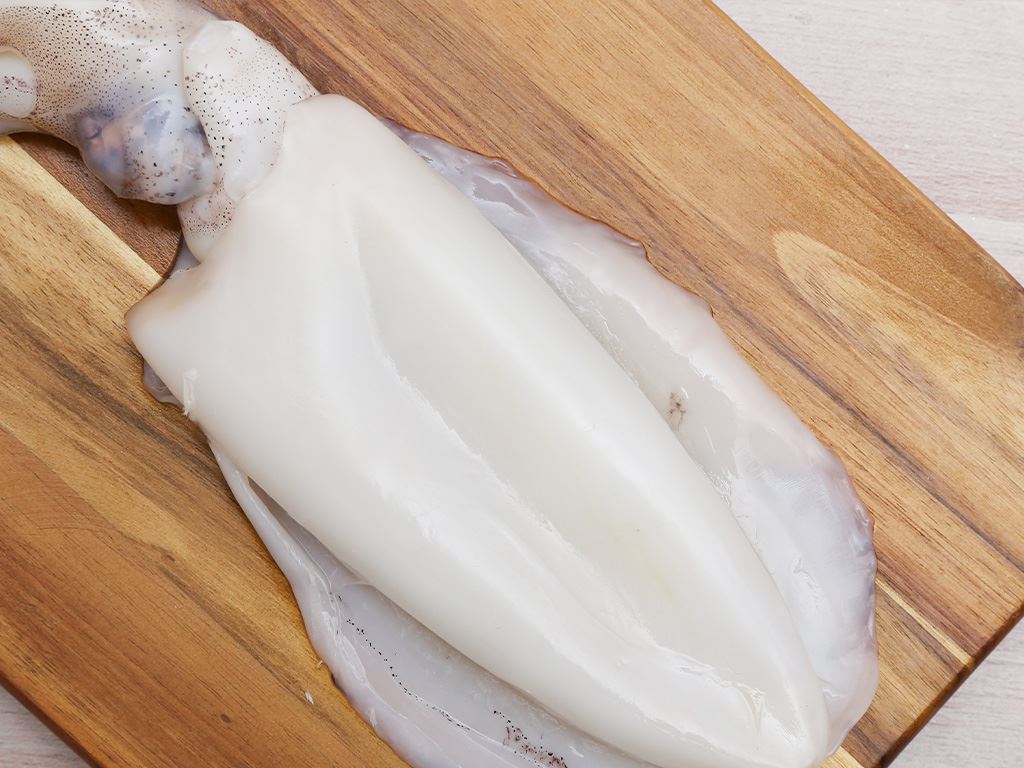 Mực lá nguyên con khay 500g 4
