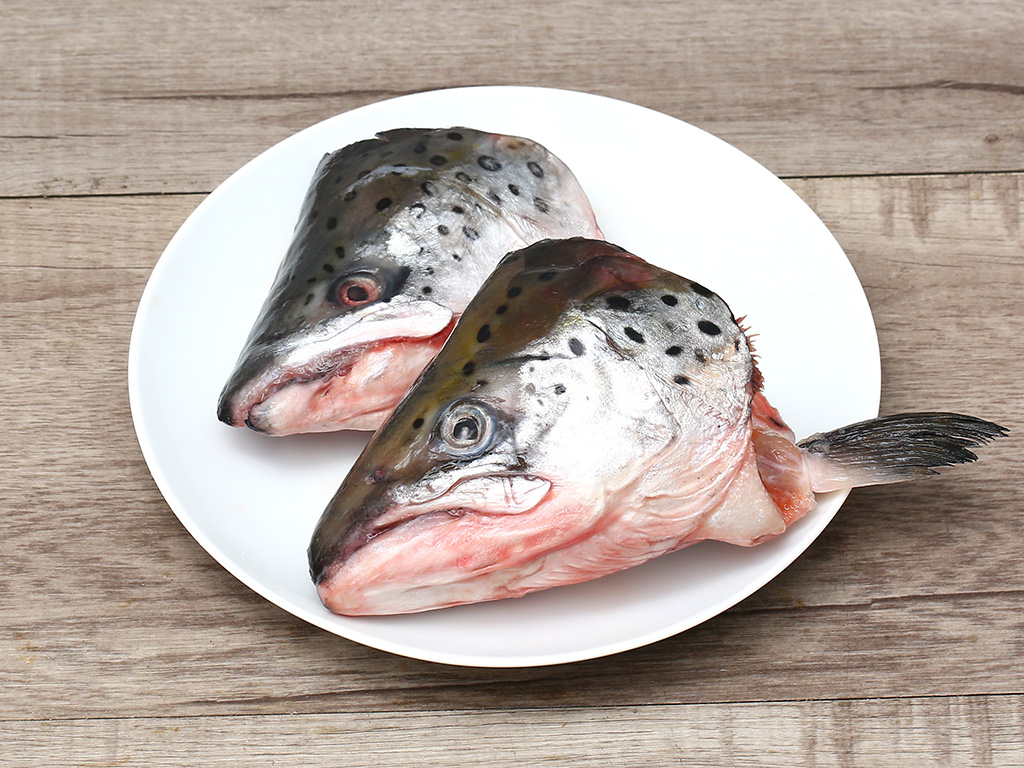 Đầu cá hồi đông lạnh nhập khẩu 450g - 550g (1 - 2 đầu) 9