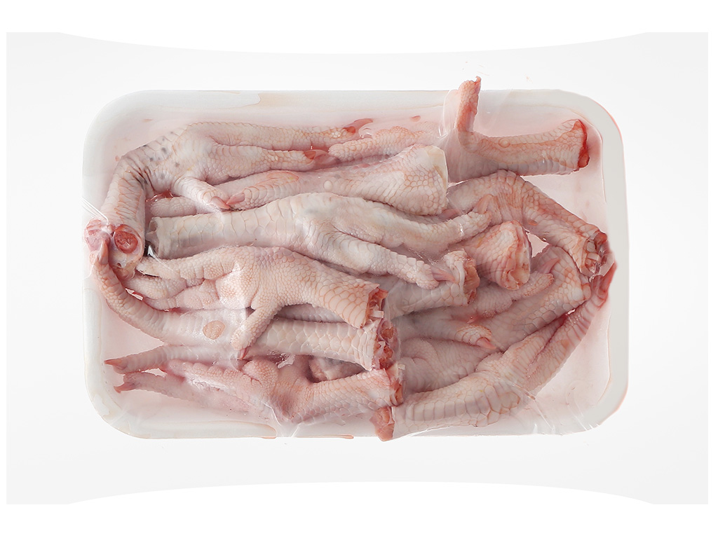 Chân gà nhập khẩu với chất lượng tốt và đảm bảo vệ sinh an toàn thực phẩm. Loại chân gà này được chọn lọc và chế biến khéo léo để giữ được hương vị đặc trưng của thịt gà. Nếu bạn là người yêu thích ẩm thực, đây chắc chắn là một món ăn bạn nên thử qua.