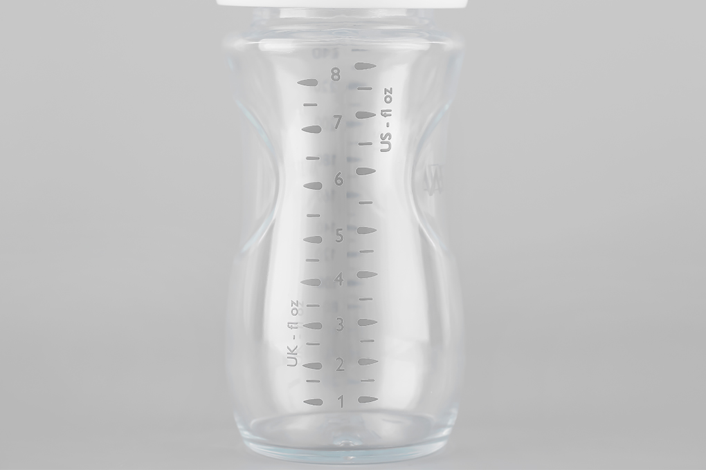 Bình sữa thủy tinh Philips Avent SCF673/13 240ml