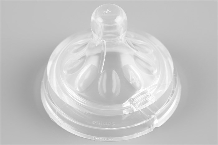 Núm ti silicone Philips Avent cho trẻ từ 6 tháng tuổi SCF654/23 Màu Trắng