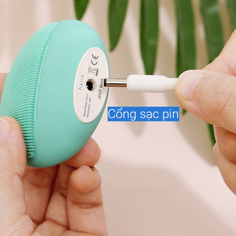 Máy rửa mặt và massage dành cho da nhạy cảm Halio Sweet Mint Màu Xanh mint