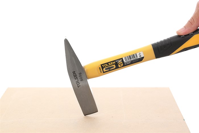 Búa đầu nhọn cán nhựa Tolsen 25188 Màu Đen - Vàng