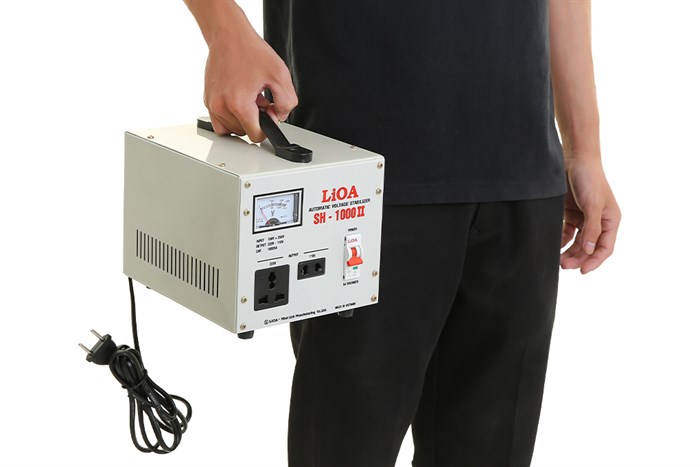 Ổn áp LiOA 1 pha 1kVA SH-1000II Màu Xám nhạt