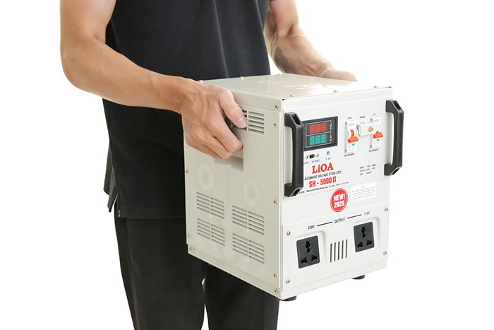 Ổn áp LiOA 1 pha 5kVA SH-5000II Màu Xám nhạt