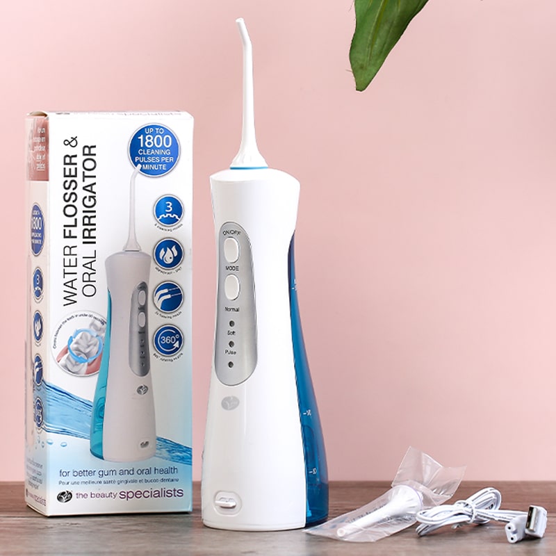 Máy tăm nước cầm tay Rio Beauty DCIR2 Màu Trắng