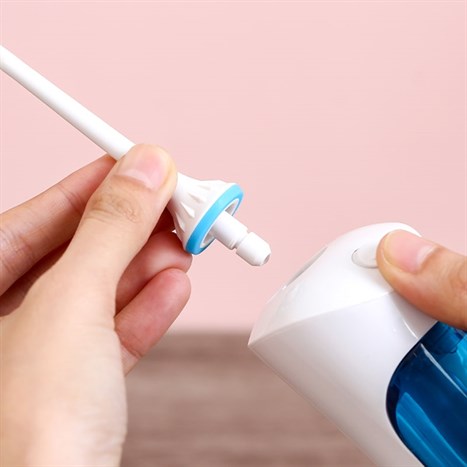 Máy tăm nước cầm tay Rio Beauty DCIR2 Màu Trắng