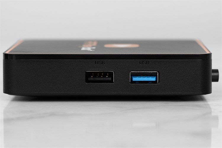 TV Box FPT Play Box+ T550 Màu Đen