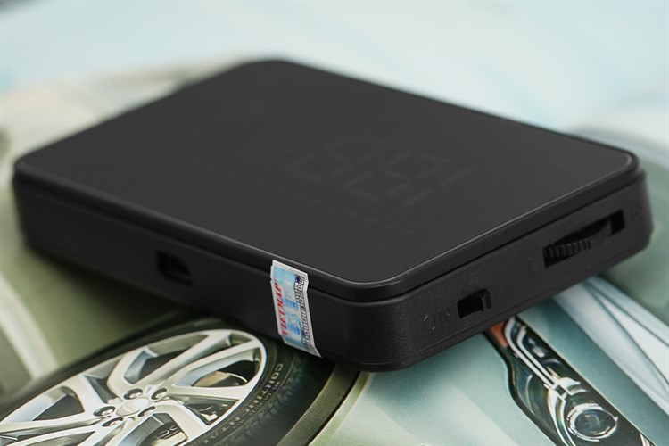 Thiết Bị Hiển Thị Thông Tin Trên Kính Lái HUD Vietmap V200 Đen Màu Đen