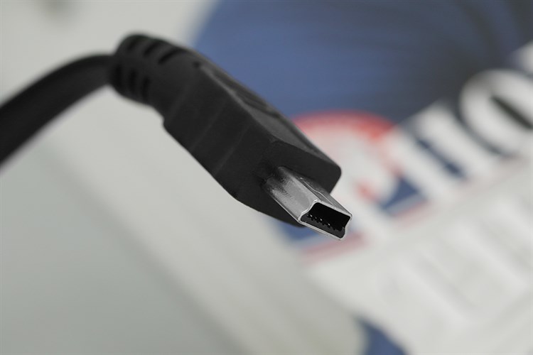 Thiết Bị Hỗ Trợ Thông Tin Lái Xe HUD Vietmap V9 Đen Màu Đen