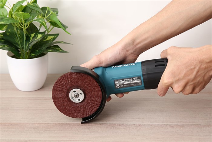 Máy mài góc Makita GA4031 720W