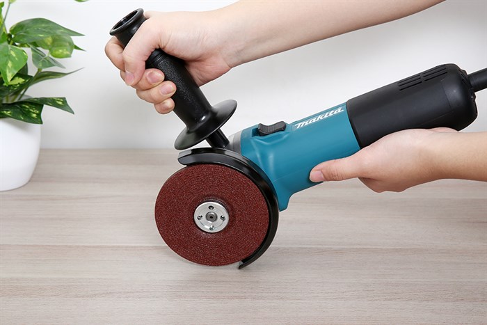 Máy mài góc Makita 9556HN 840W